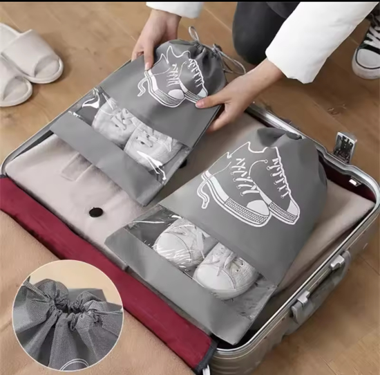 Poza cu Kit 2 Saci pentru Spalarea Incaltamintei, Compartiment dublu, Reutilizabili, QUANDES®, 4 Set sanuri pantofi cu arc flexibil, Marimea 35 - 39, 40-47, Gri, 4 Huse protectie incaltaminte