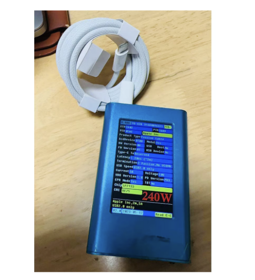 Poza cu Cablu Date Incarcare Tesut 2M compatibil pentru iPhone 17/ 16/ 15Air/ 15 Promax / iPad pro2020 USB-C-C 240W, Alb